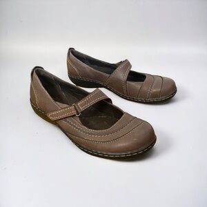 Clarks Bendables Roseville Mary Jane Brown Leather Comfort Shoe Loafers Size 7.5